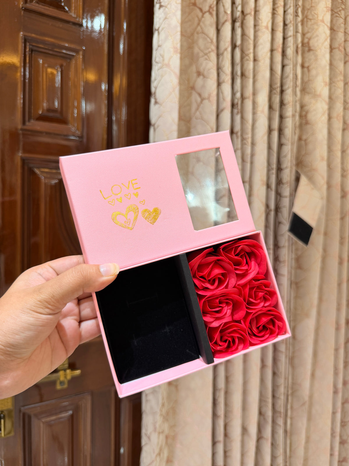 Love Bloom Rose Gift Box
