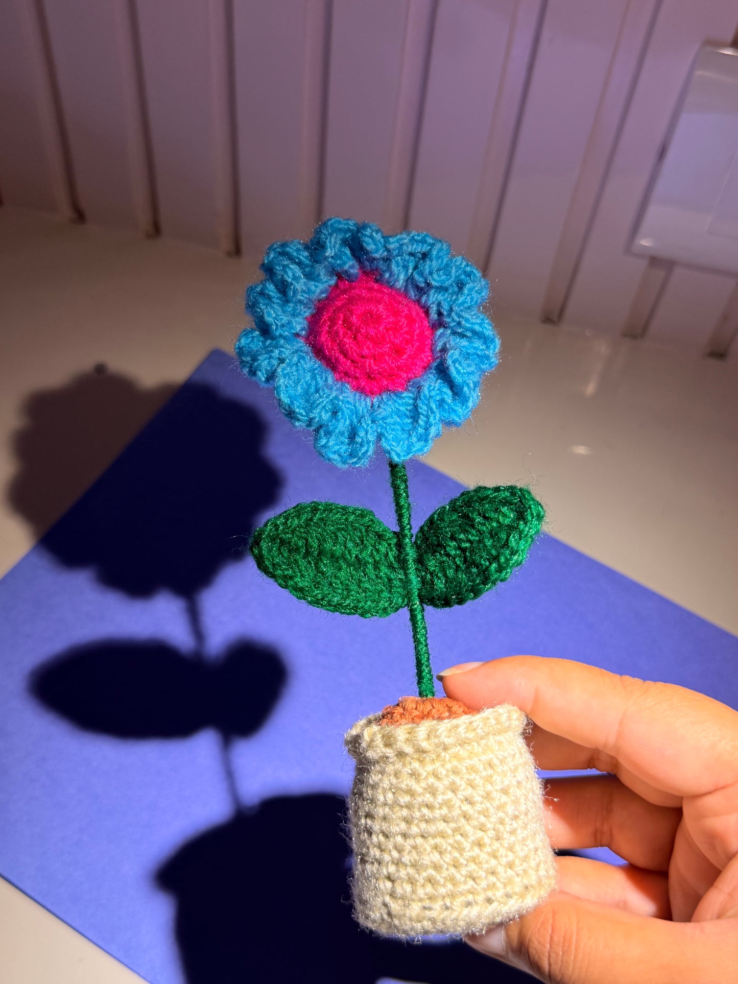 Crochet flower pot