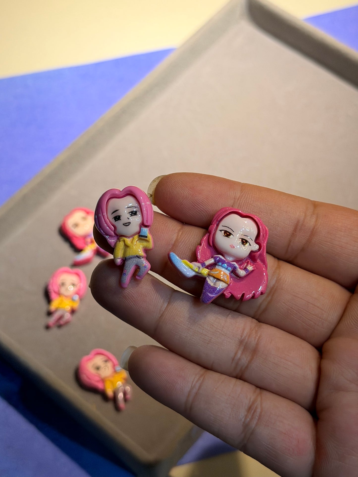 Stickable doll charm (6pcs)