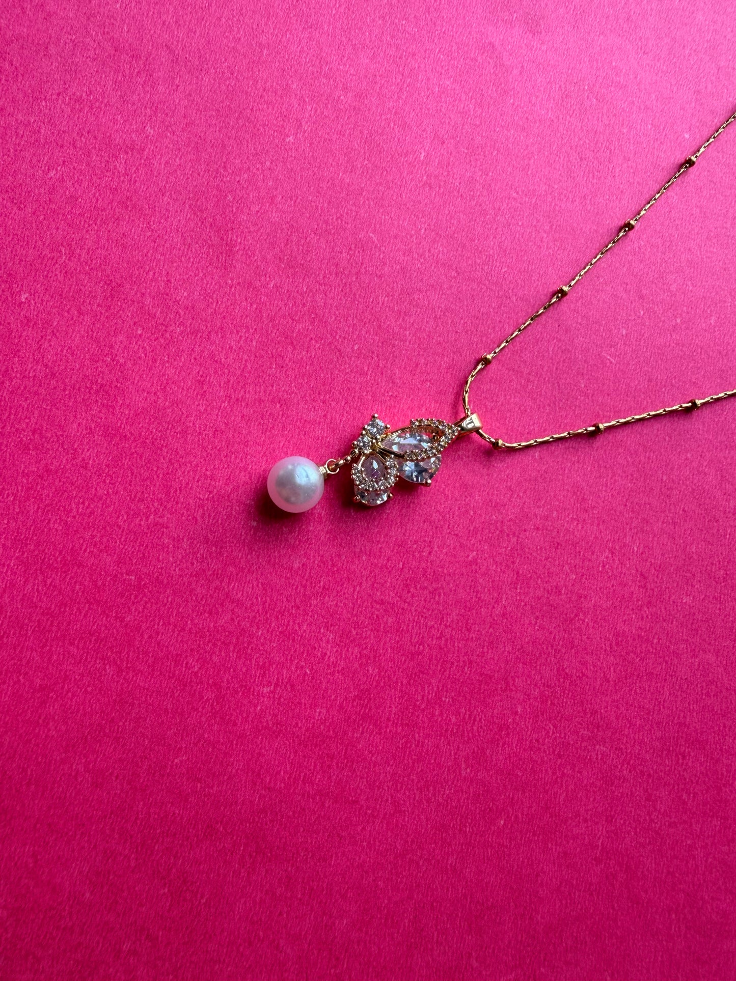 Butterfly& pearl drop pendent