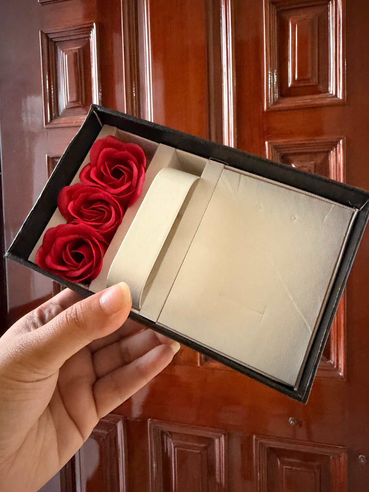 Three Roses Gift Box