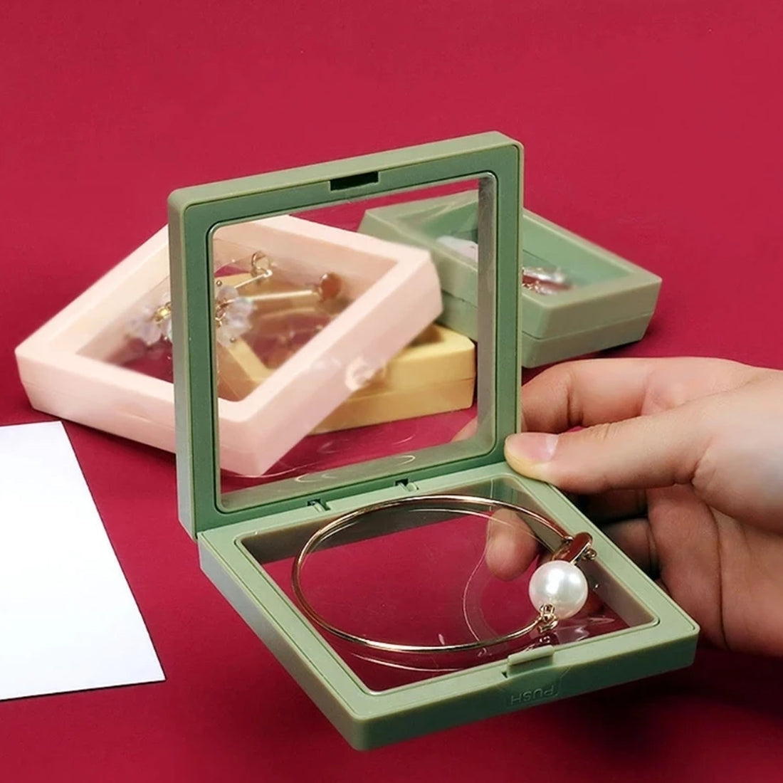 Floating display box (9”9cm)