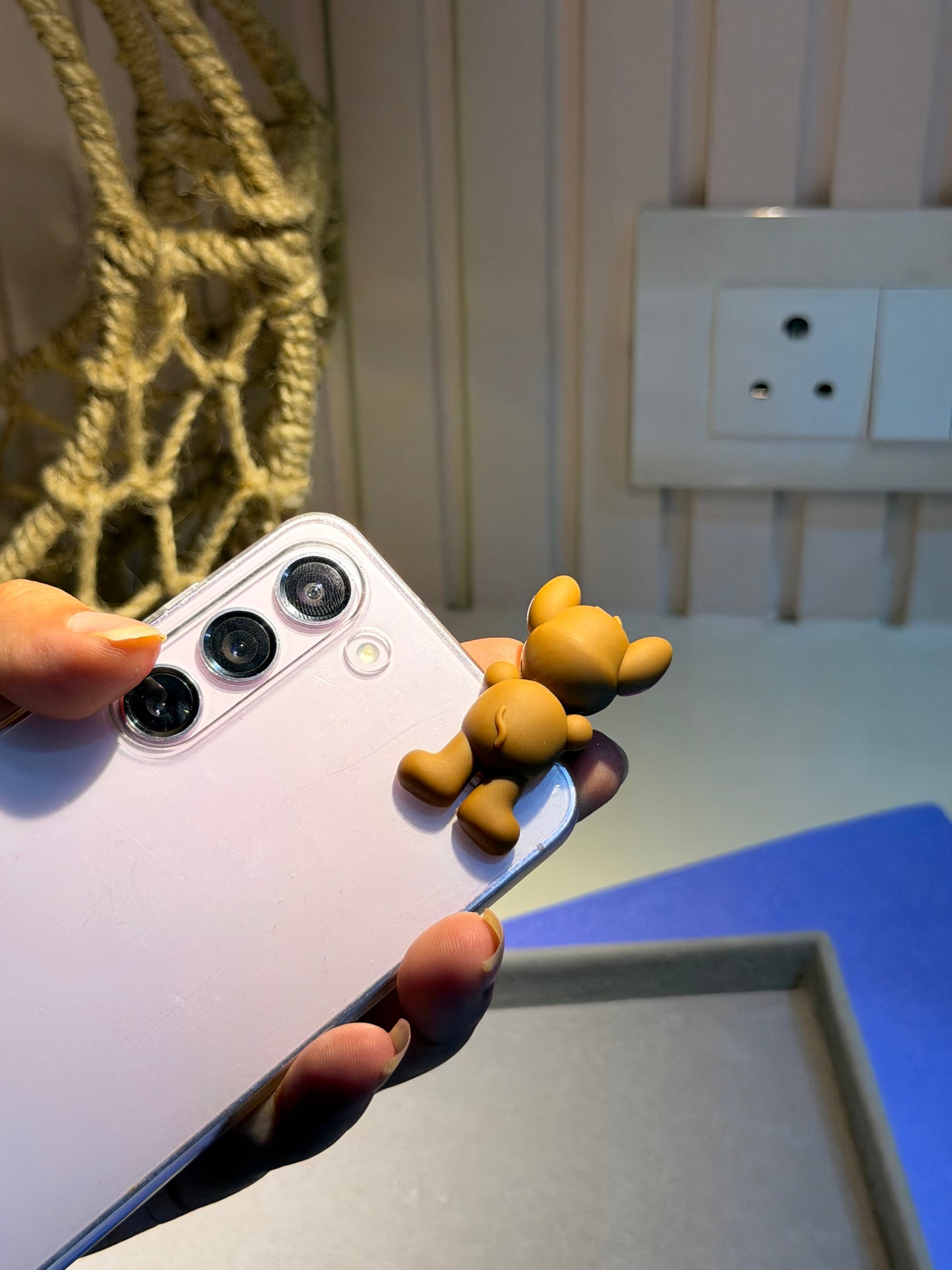 3D jerry phone buddy