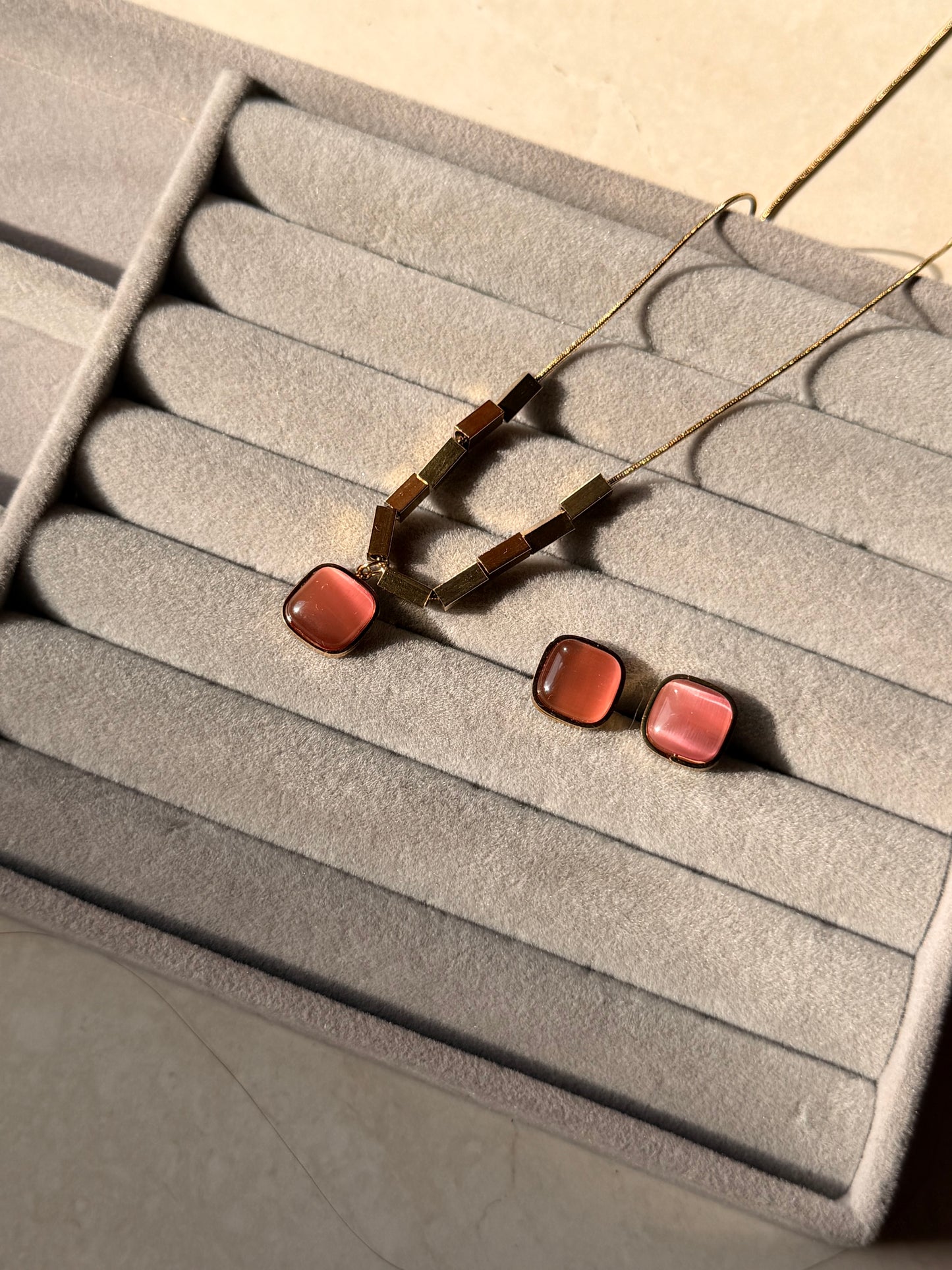 Rose glow statement set