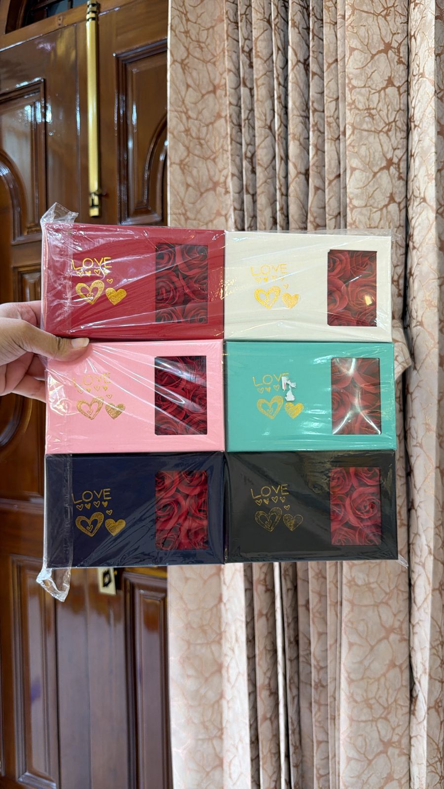 Love Bloom Rose Gift Box