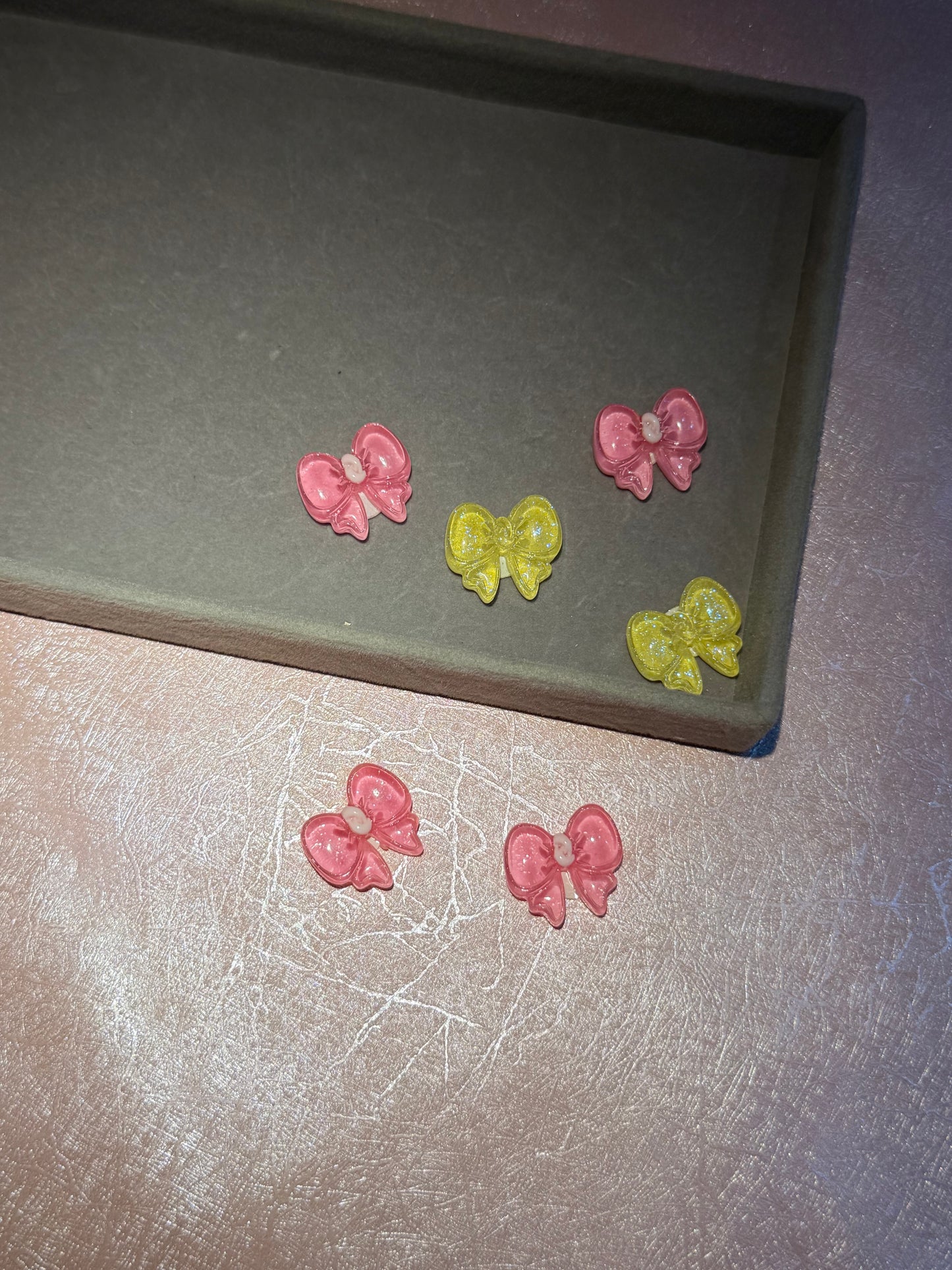 Stickable bow charms (6 pcs)