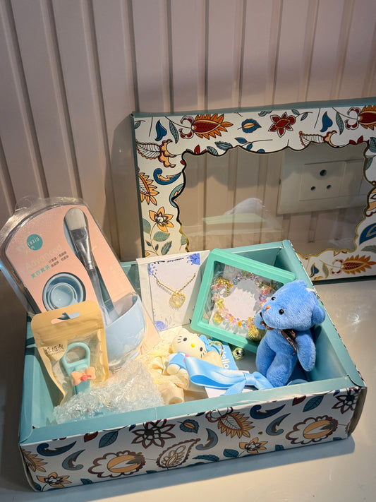 Blue bliss hamper box (10 articles)
