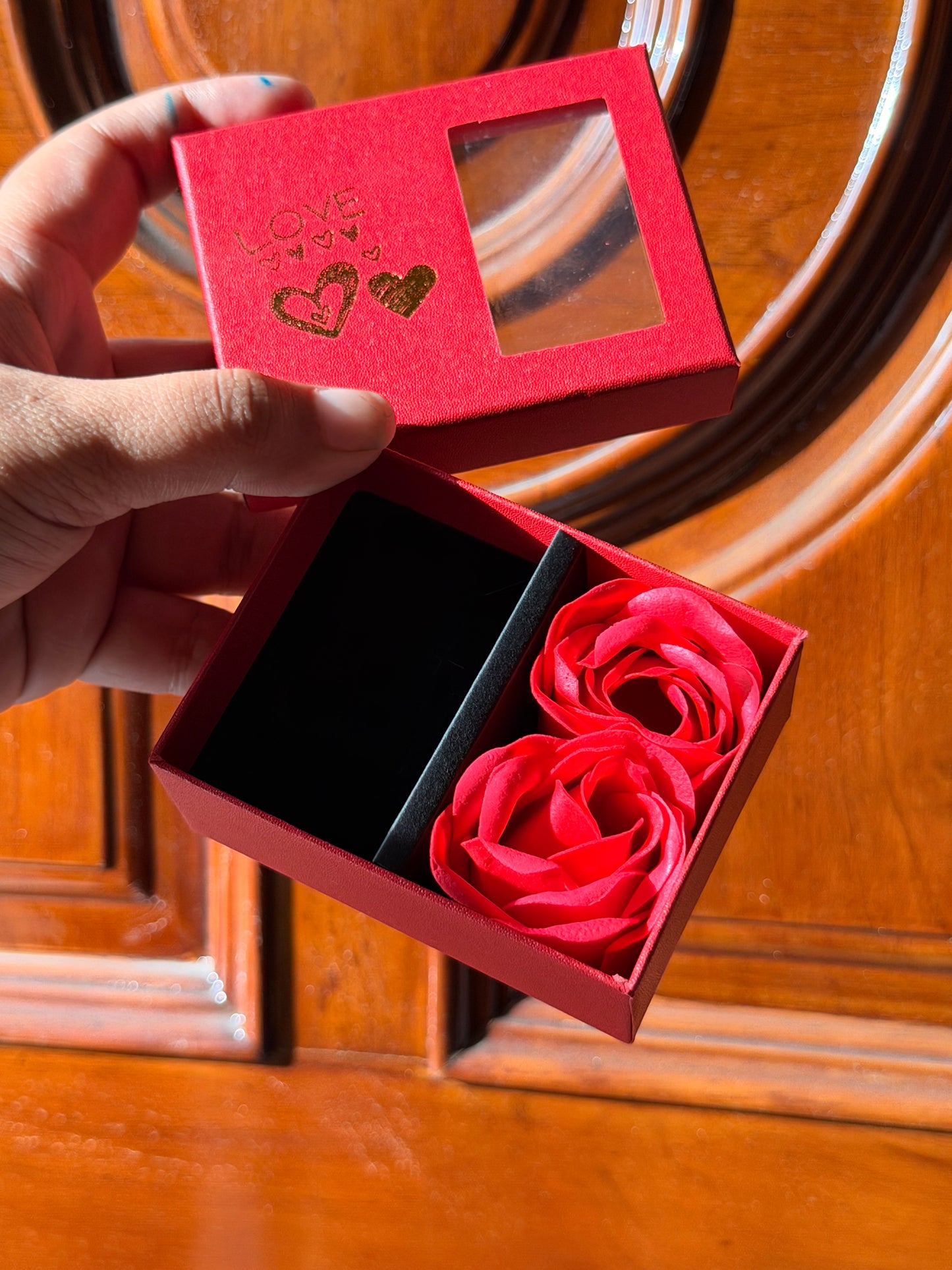 Double rose display box