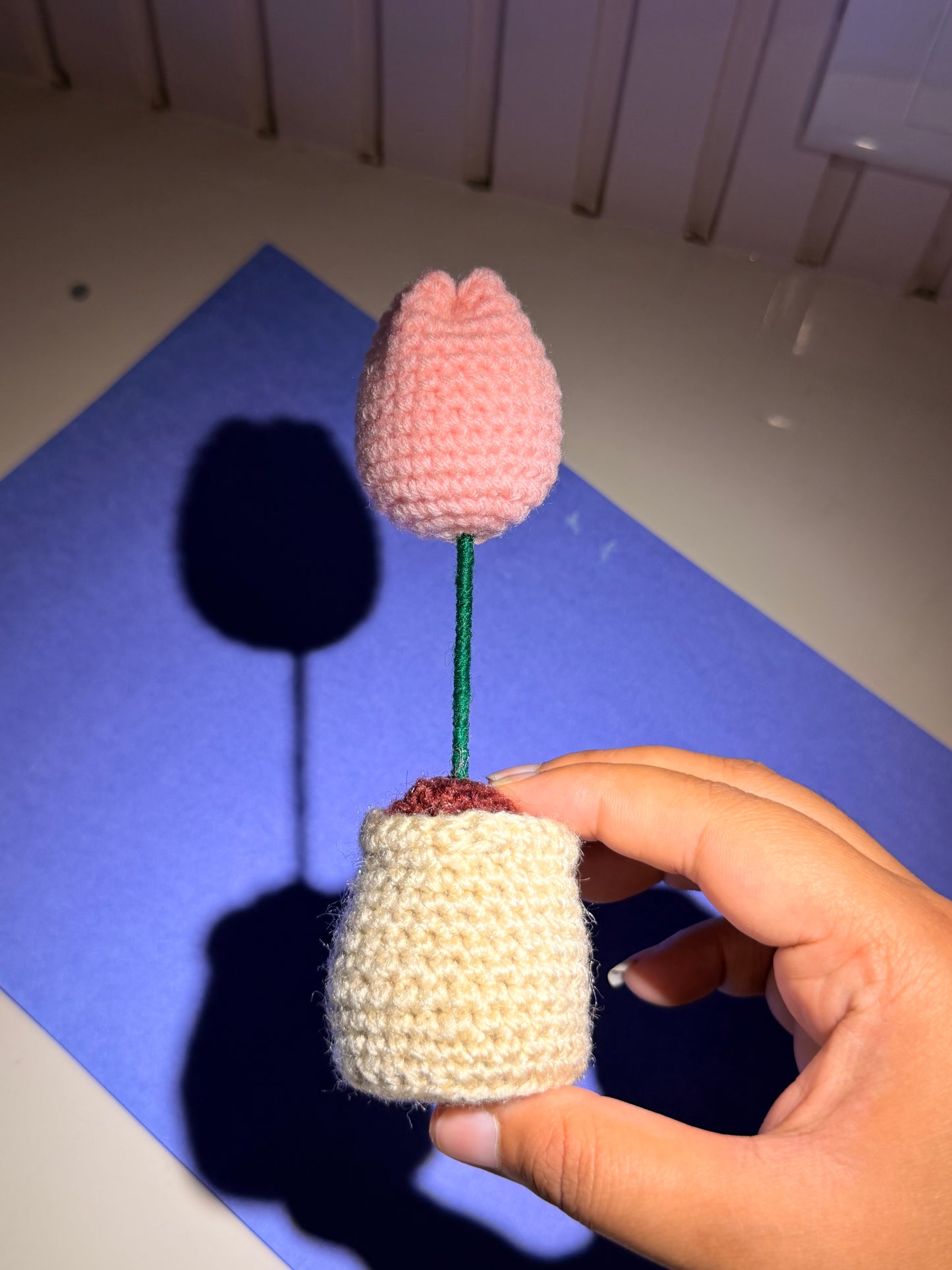 Tulip crochet pot