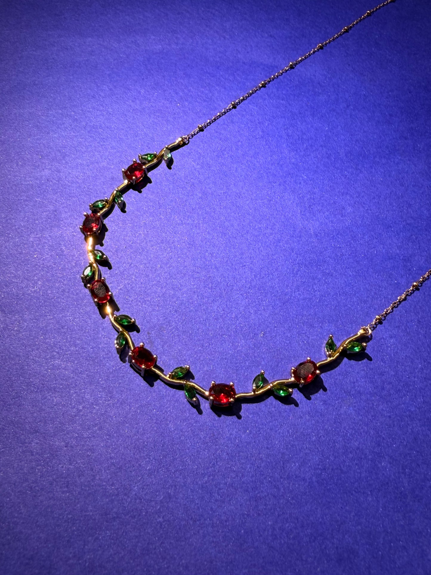Tulip vine necklace (red)