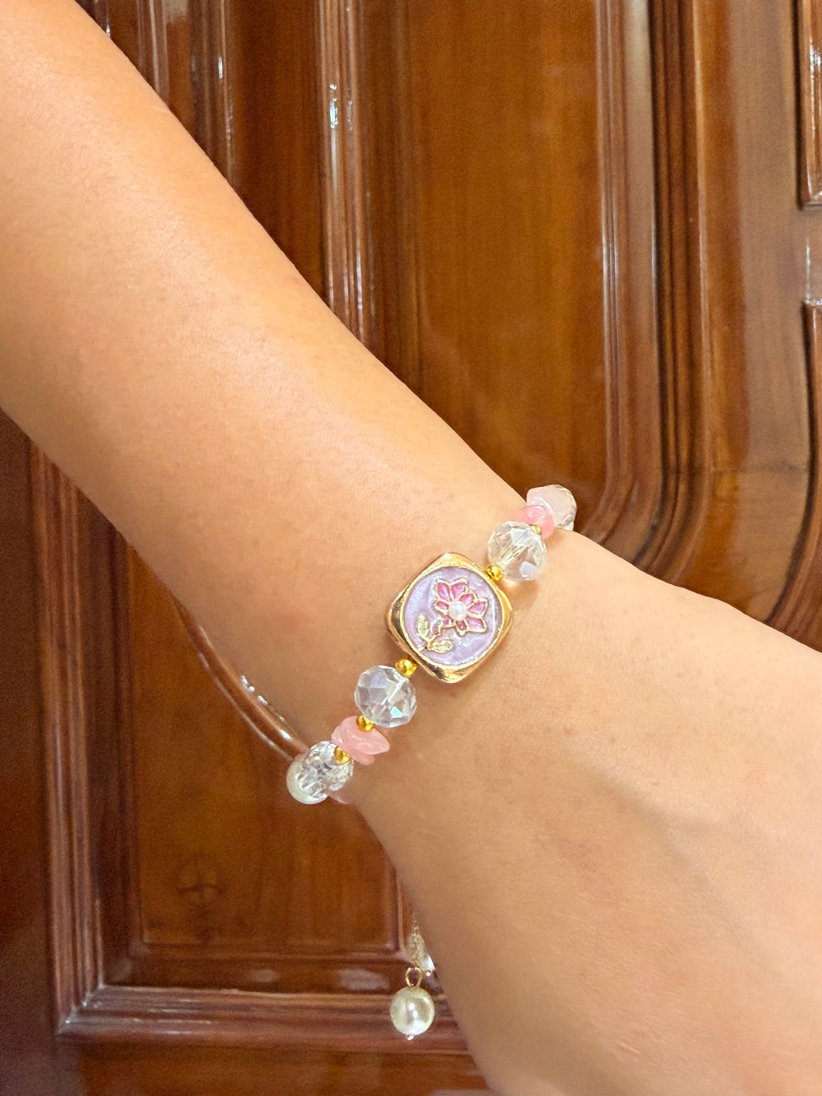 Rosy crystal adjustable bracelet (lavender)