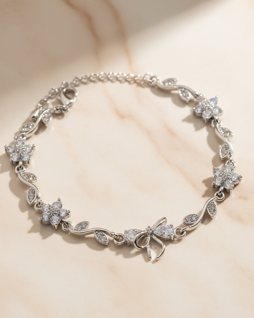 Blossom bow bracelet (white)
