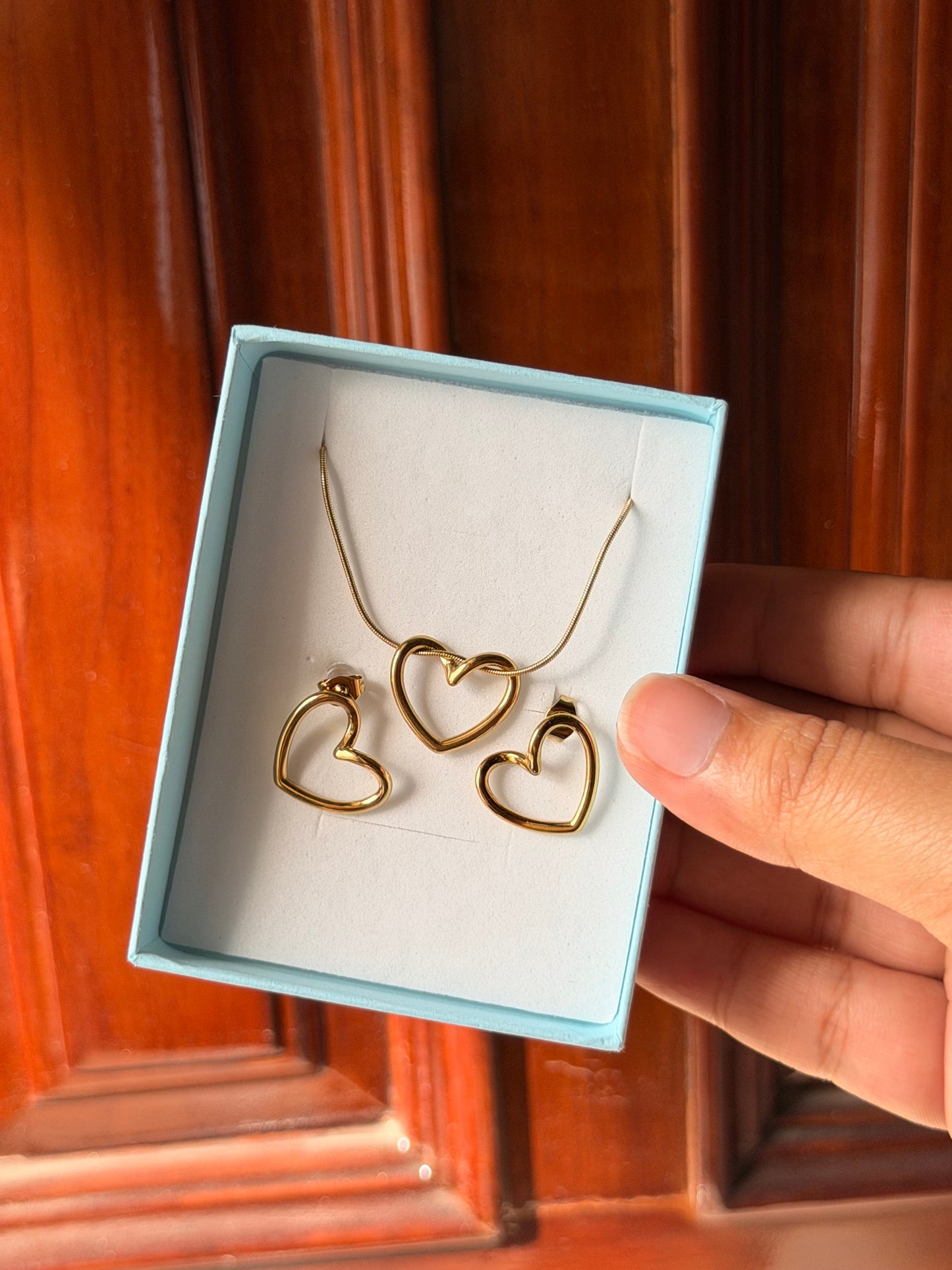 Golden heart whisper set