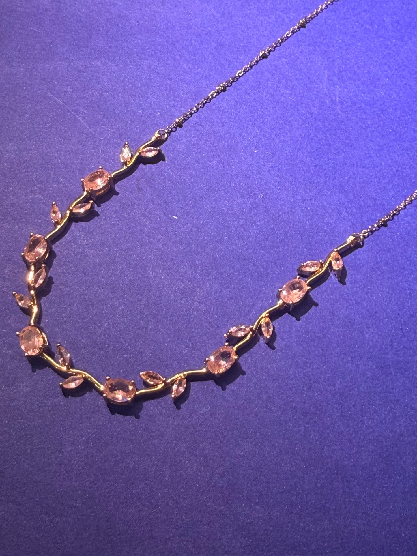 Tulip vine necklace (pink)