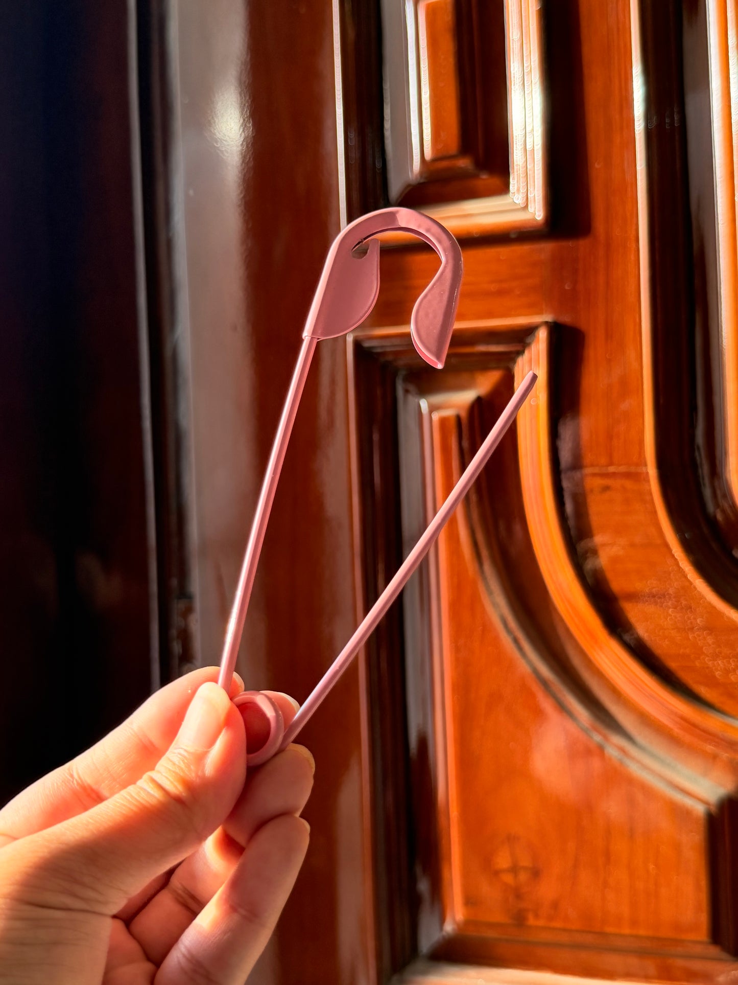Safety pin hair-clip (pink)