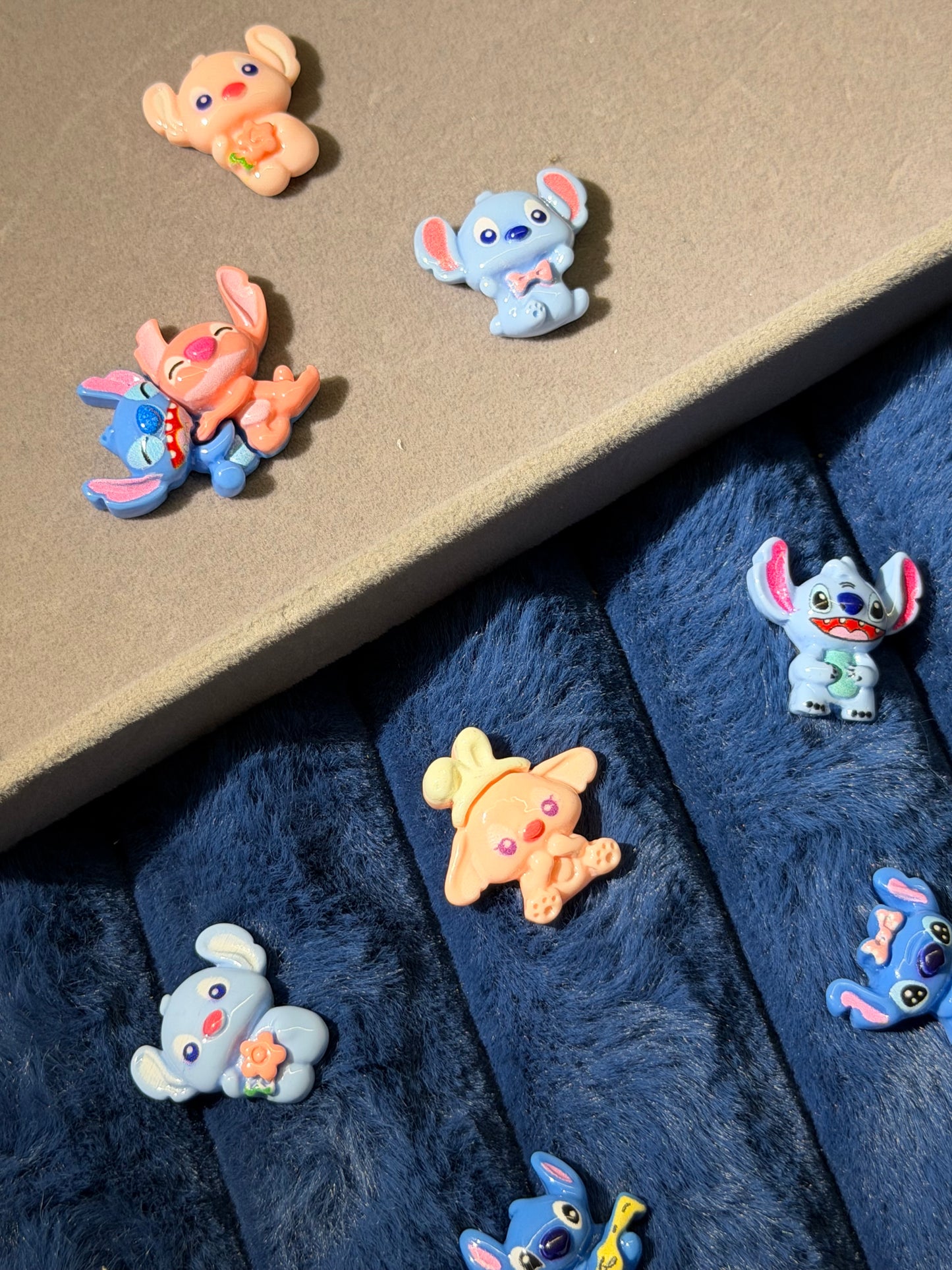 Stickable stitch charms (8pcs)
