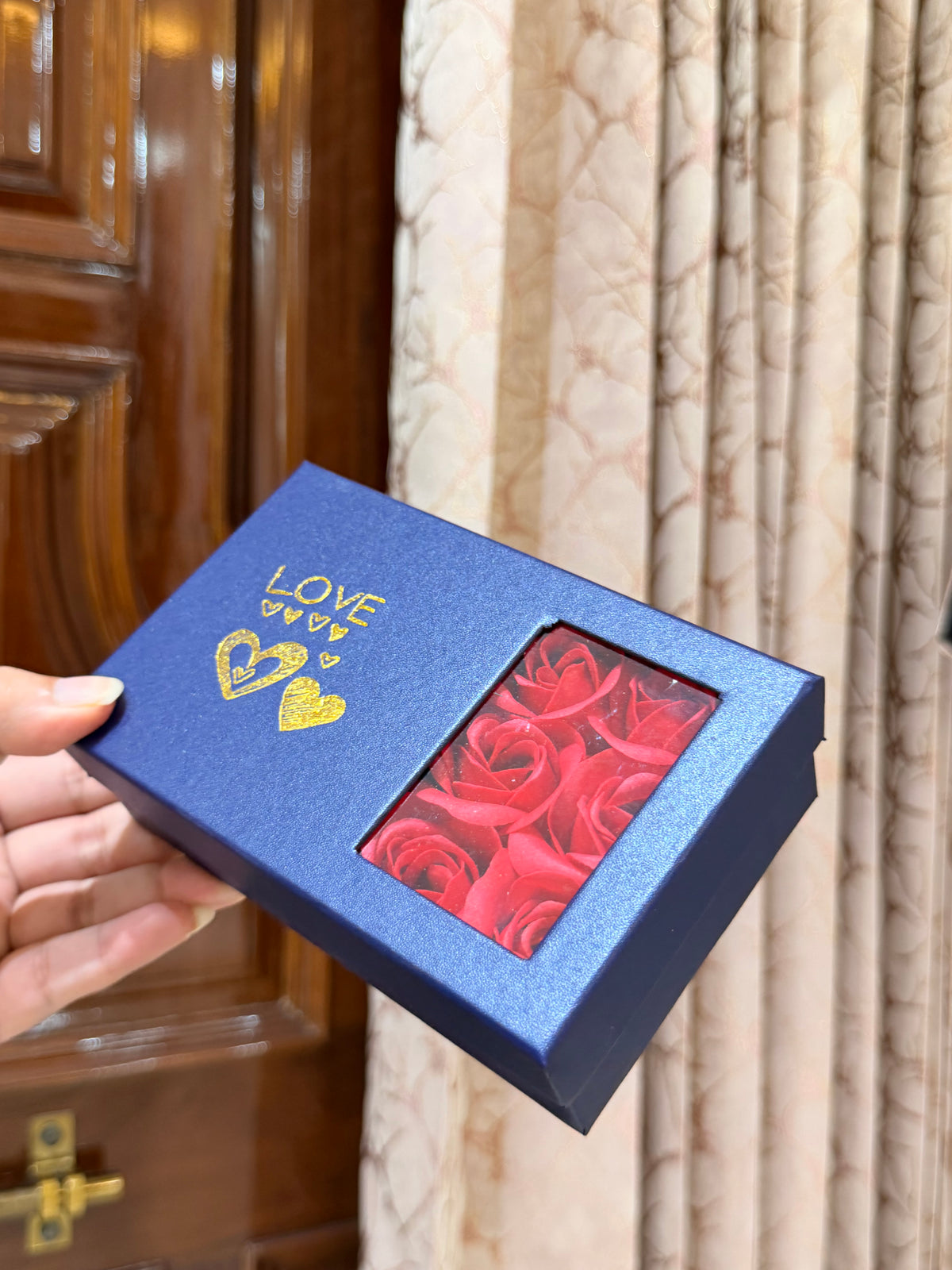 Love Bloom Rose Gift Box