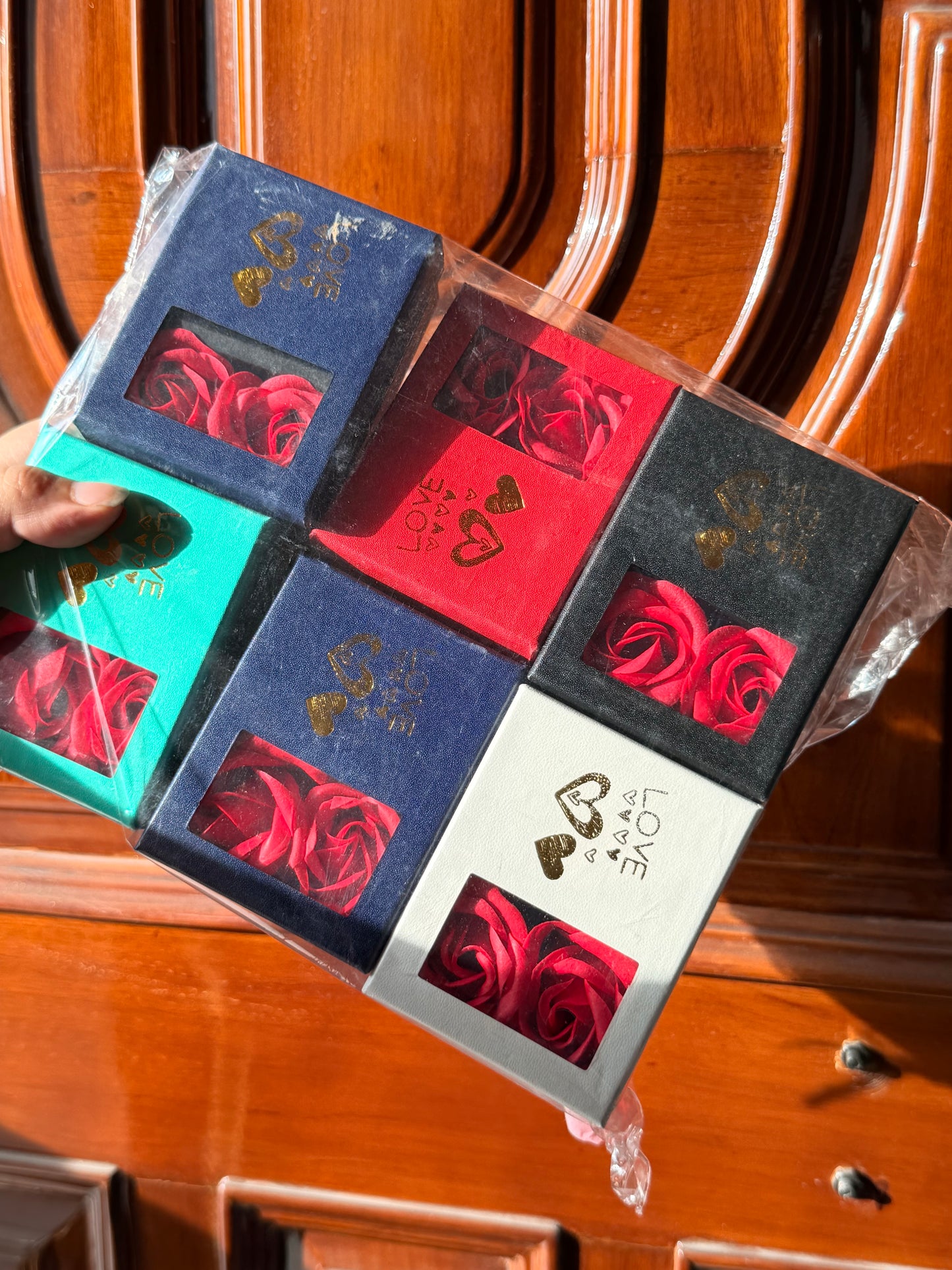 Double rose display box