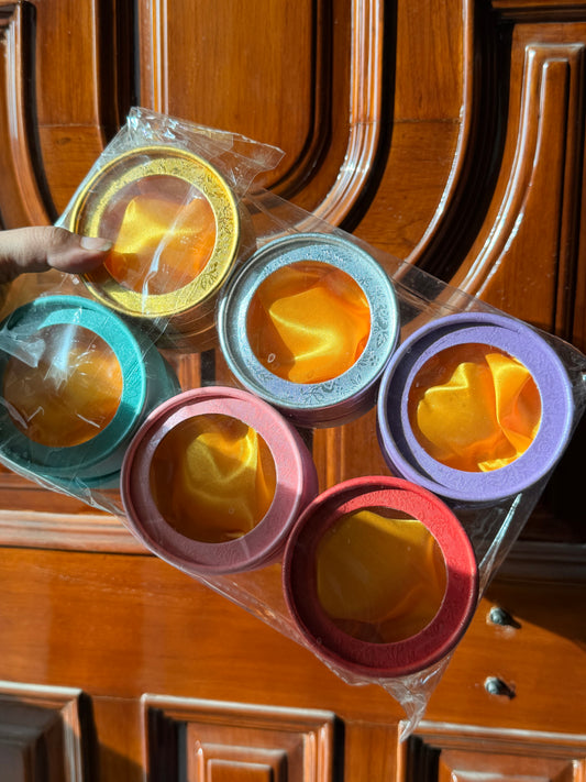 Bracelet display box with satin cloth