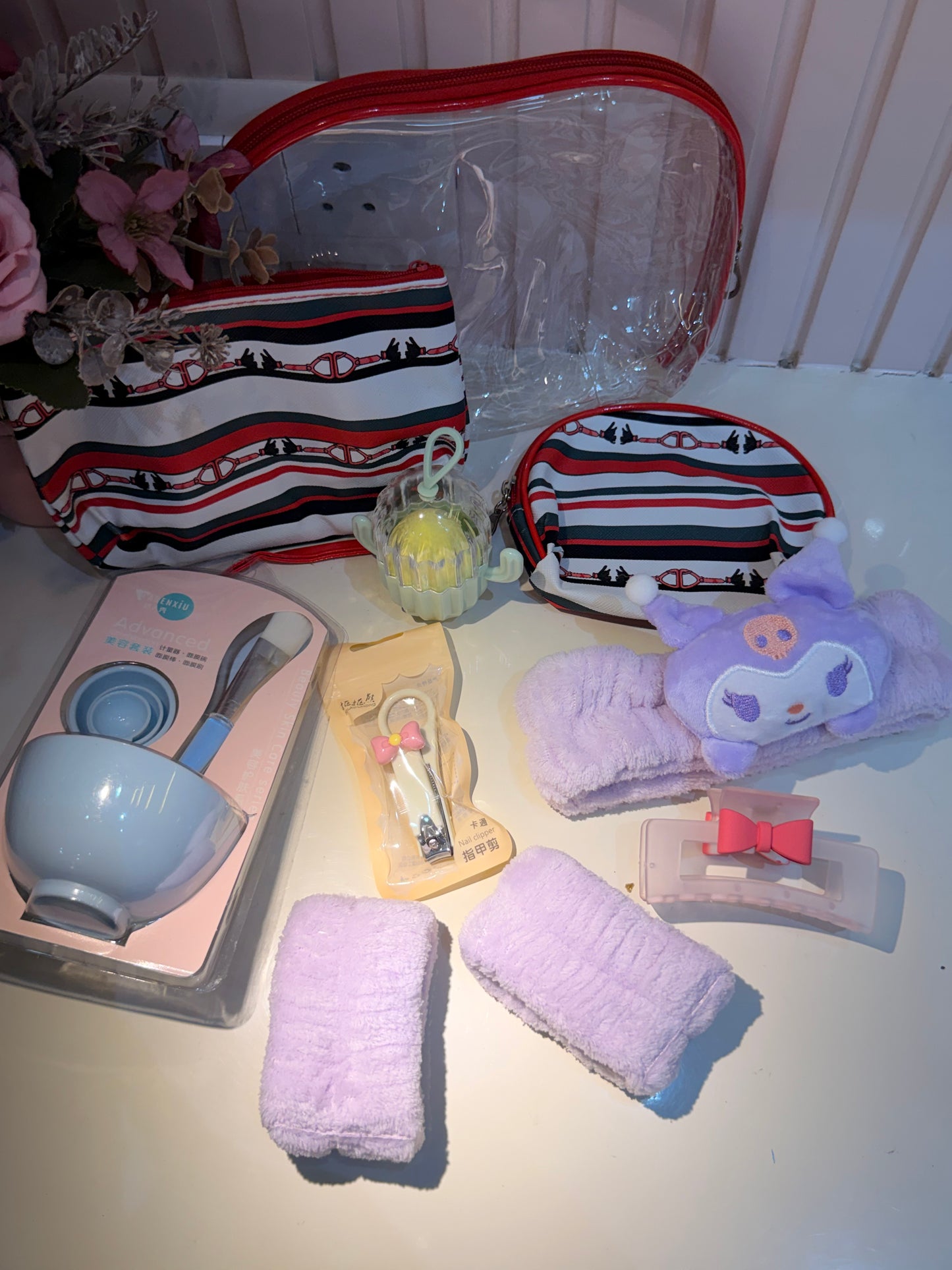 PAMPER HAMPER – Self-Care Essentials Box ( 9 articles)