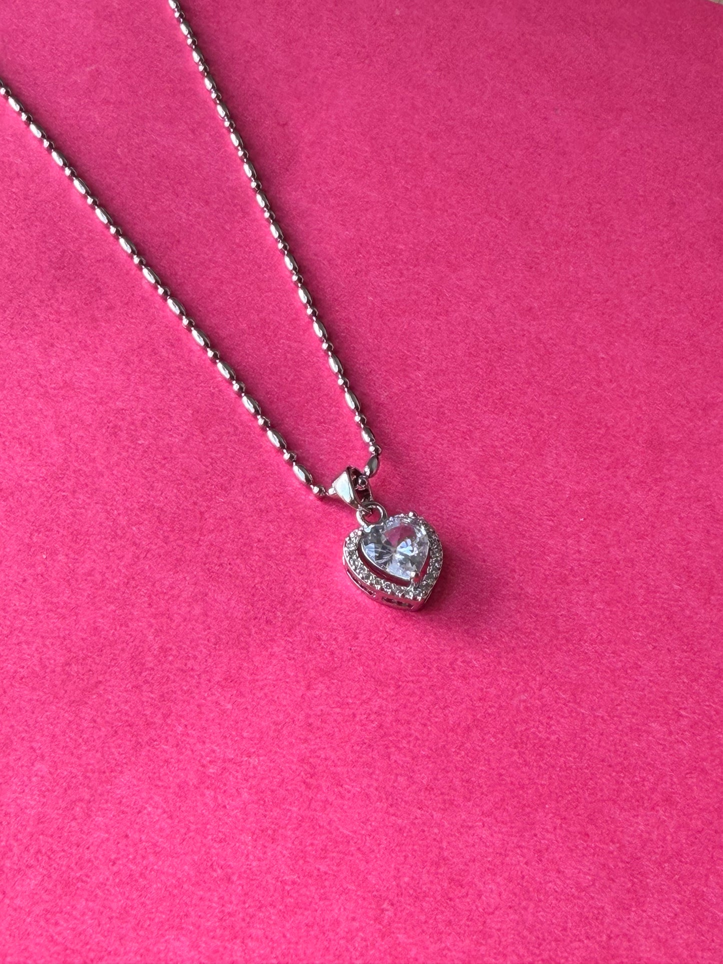 Crystal Heart Whisper Necklace (white)