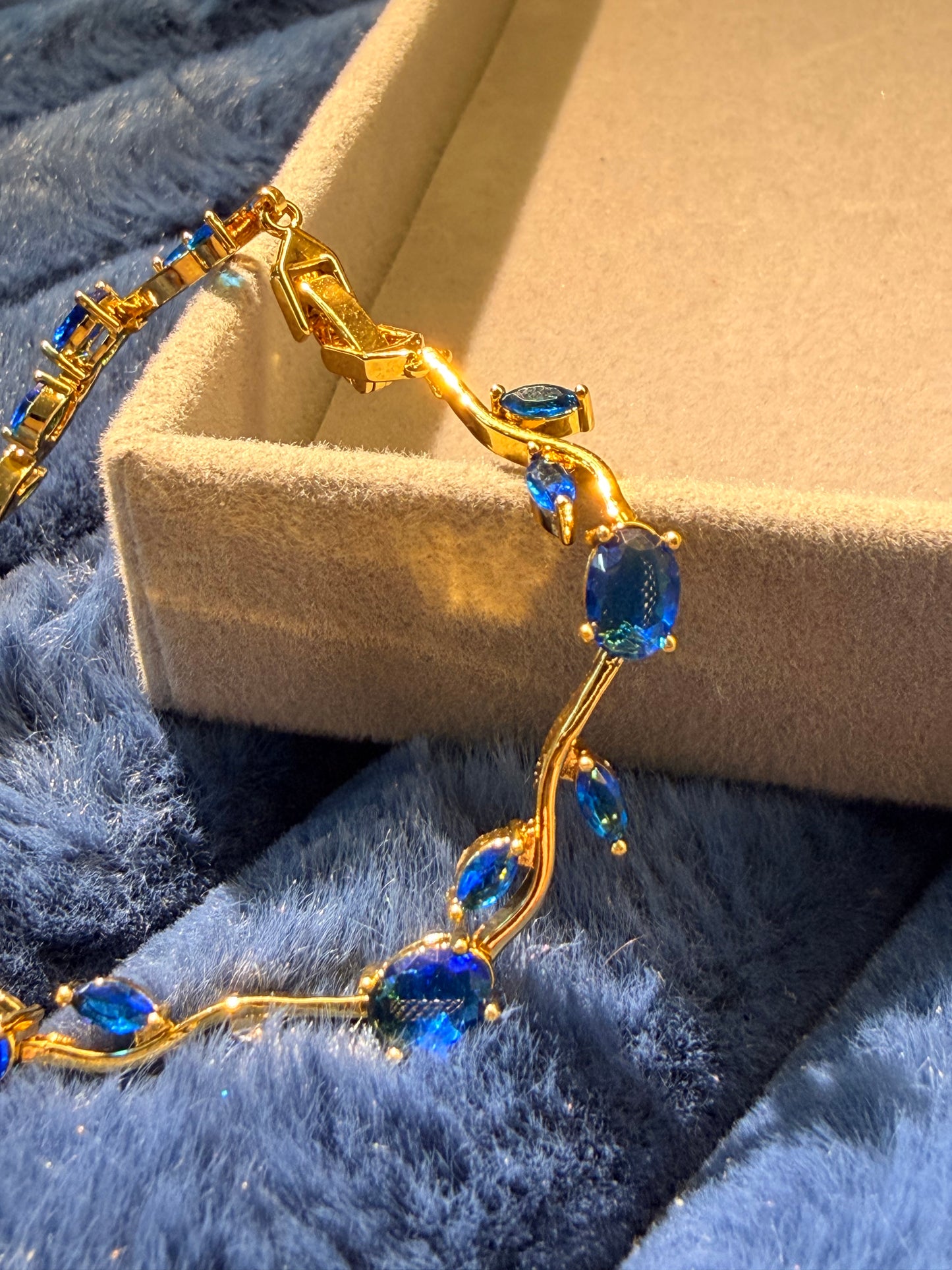 Tulip bracelet (blue)