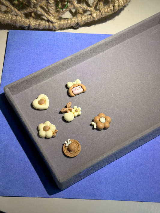 Stickable cute charms (6pcs)