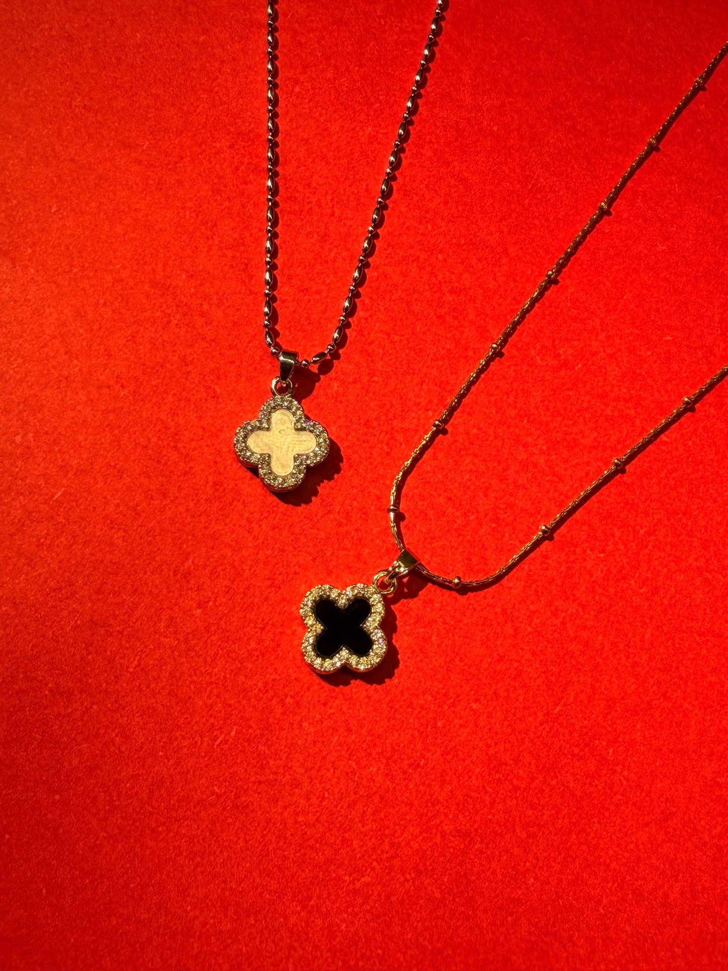 Clover Flip Pendant (Gold Tone)