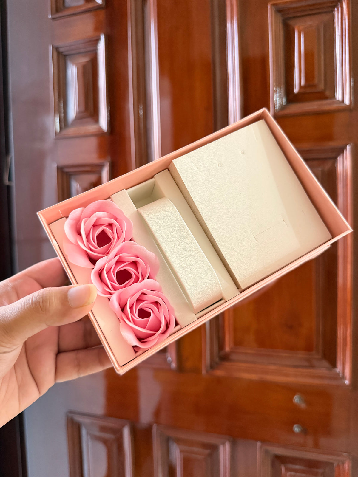 Three Roses Gift Box