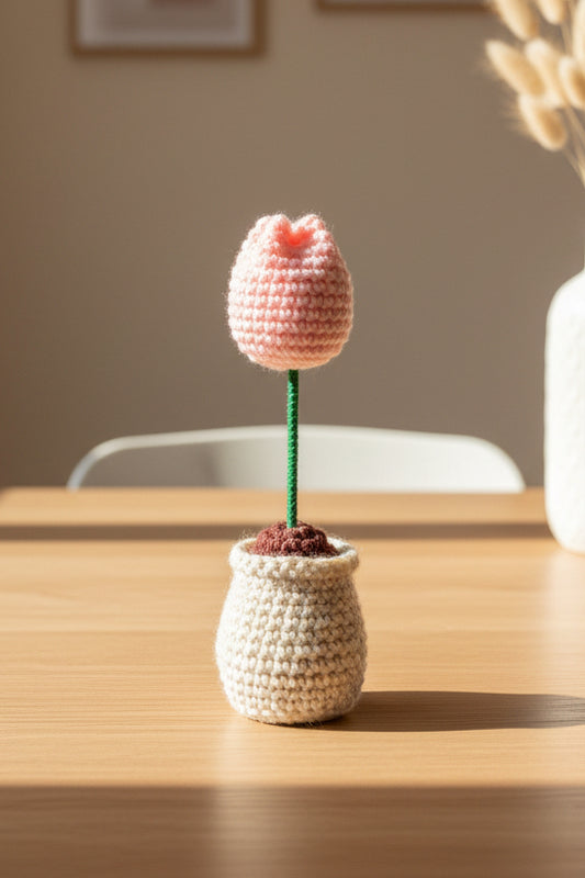 Tulip crochet pot